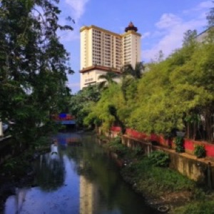 On est en novembre : c'est l'exact bon moment pour poster les photos prises cet été en Indonésie 🇮🇩 😎.#Indonesia #Jakarta #city